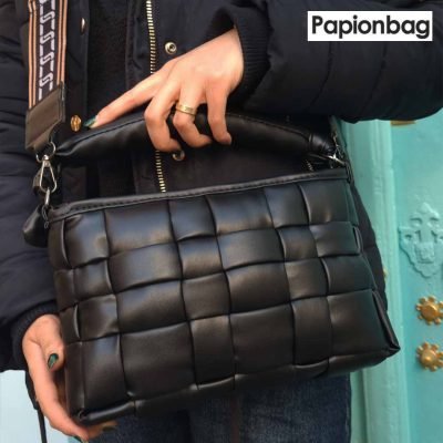 کیف دخترانه جذاب اسپرت با بنددوشی جذاب کد239 مشکی و کرمی