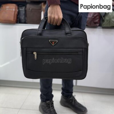 حمل کیف به صورت دستی 