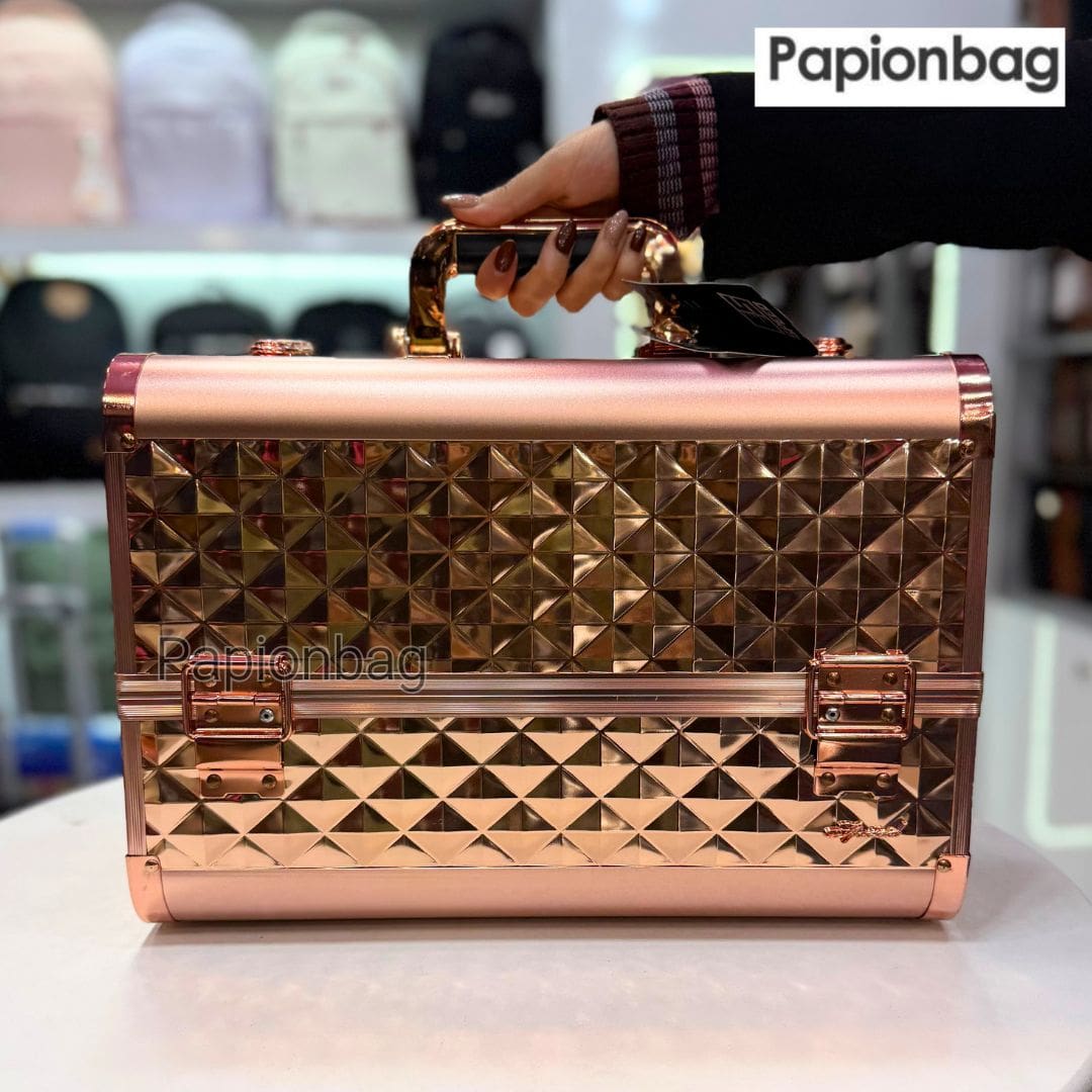 Cosmetic and jewelry bag 681 1