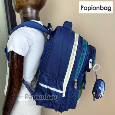 کیف مدرسه فضانورد فانتزی + آویز کد965 2 نمای کناری کیف مدرسه فضاننورد کد 965
