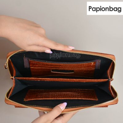 کیف پاسپورتی دستی و دوشی چرم طبیعی اعلاء کد1152 1 فضای داخلی کیف پاسپورتی چرم طبیعی کد 1152
