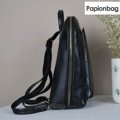 نمای کناری کوله دانشجویی